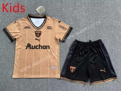 2022-23 Commemorative Edition RC Lens Khaki kids Soccer Uniform AAA-HR