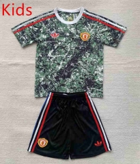 2024-2025 Manchester United Jointly-Designed Green Kids/Youth Soccer Uniform-AY